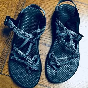 Chaco strappy sandals blue & green wave pattern